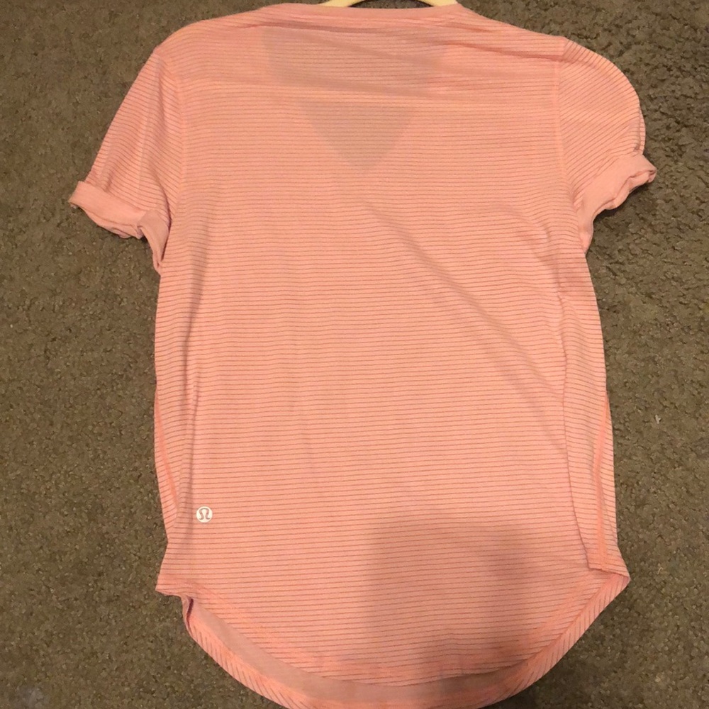Lululemon tshirt